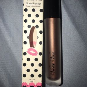 SOLD —- VIOLET VOSS LIQUID LIPSTICK.28 OZ IN SHADE NIB